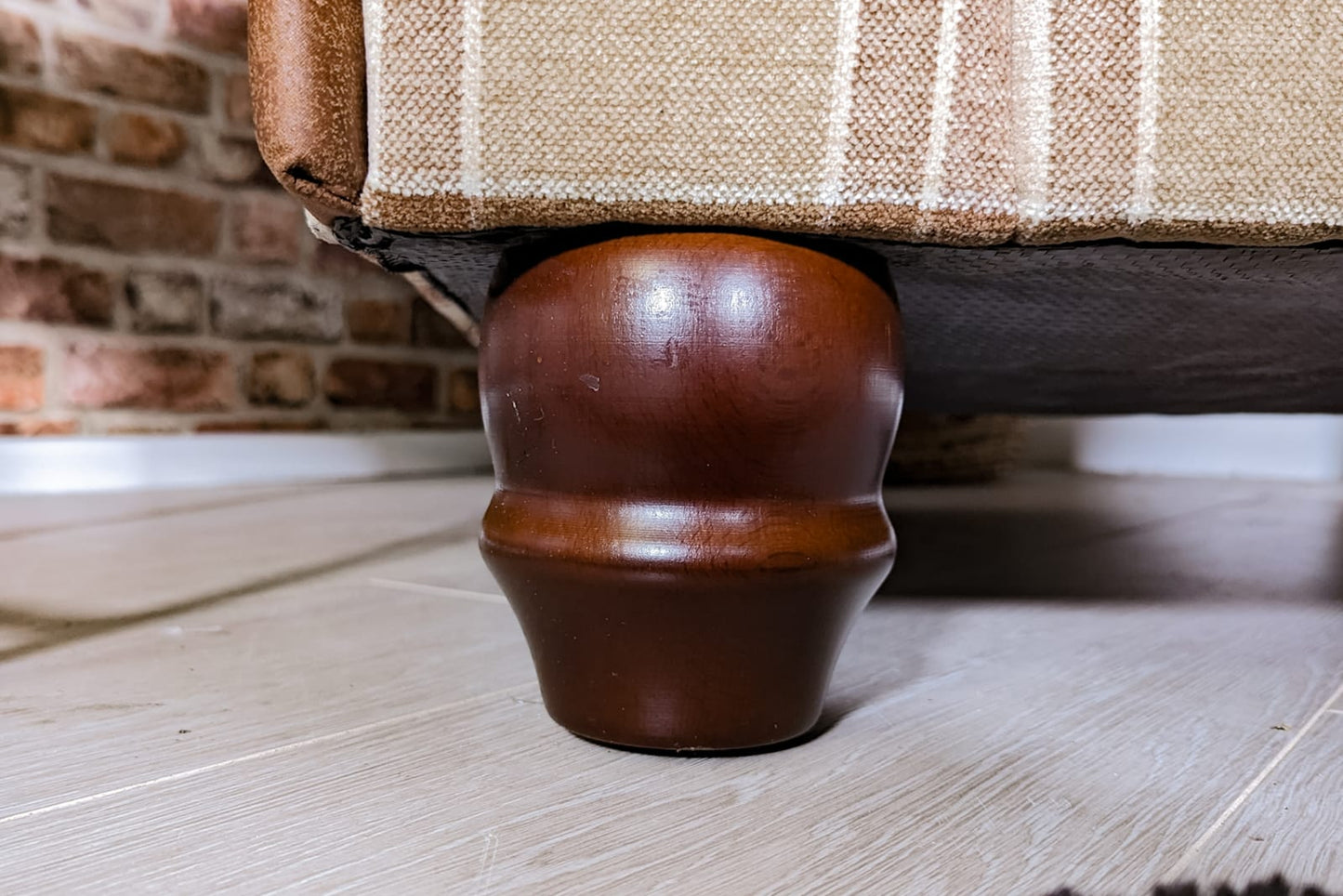 Cambridge Accent Chair | Tan