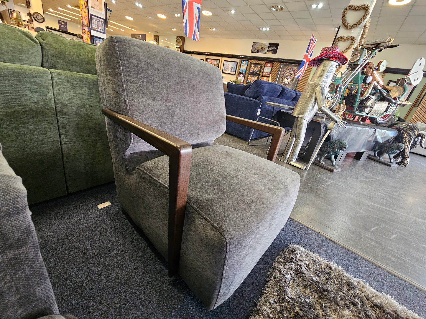 Downton 3 Seater Sofar + 2x Swivel Chairs Set