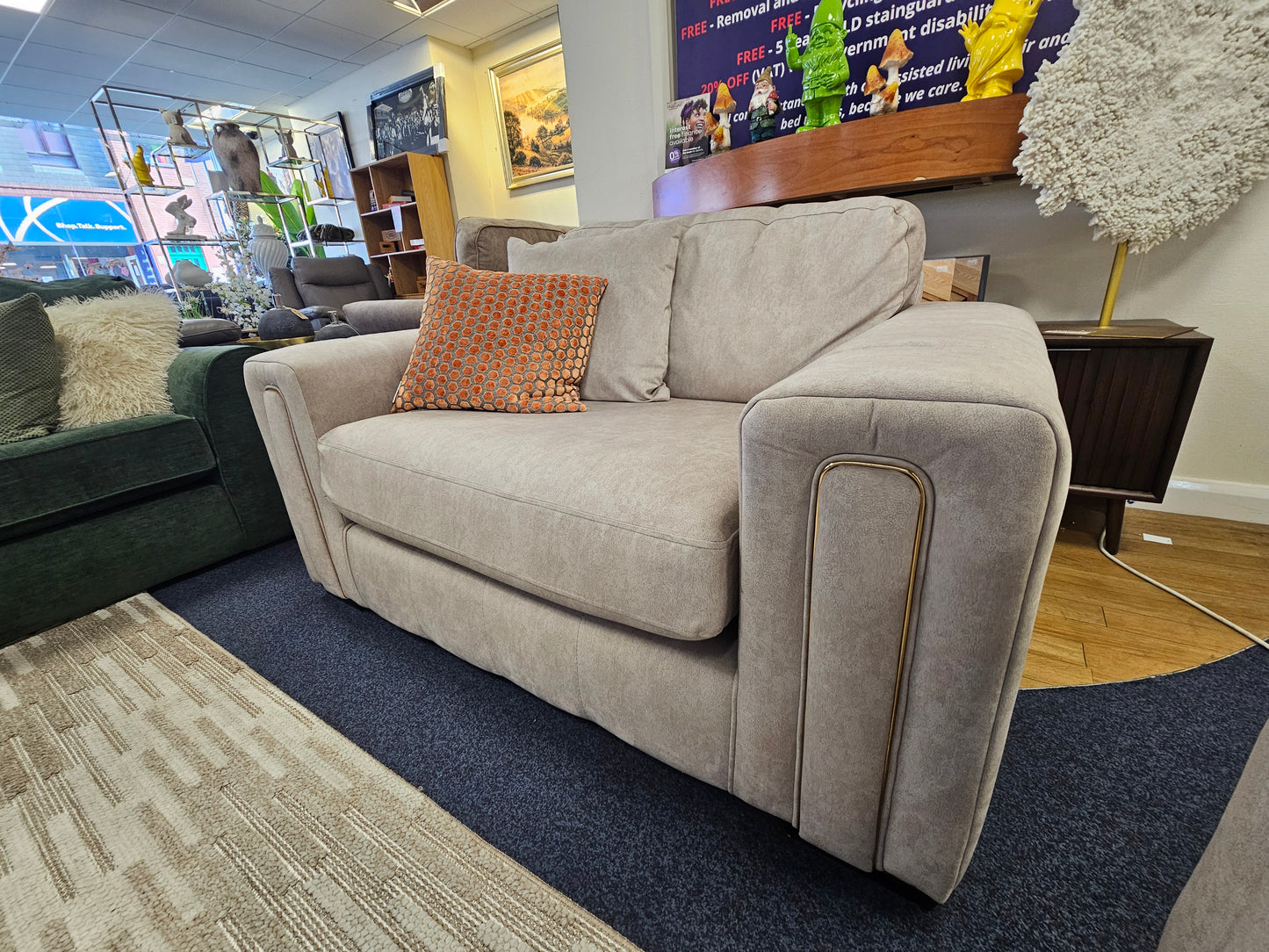 Glamour 4 Seater Split + Chair Set