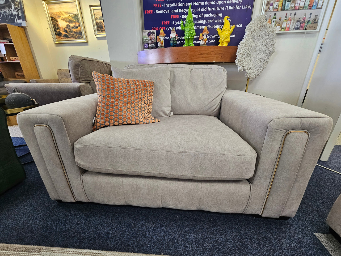 Glamour 4 Seater Split + Chair Set