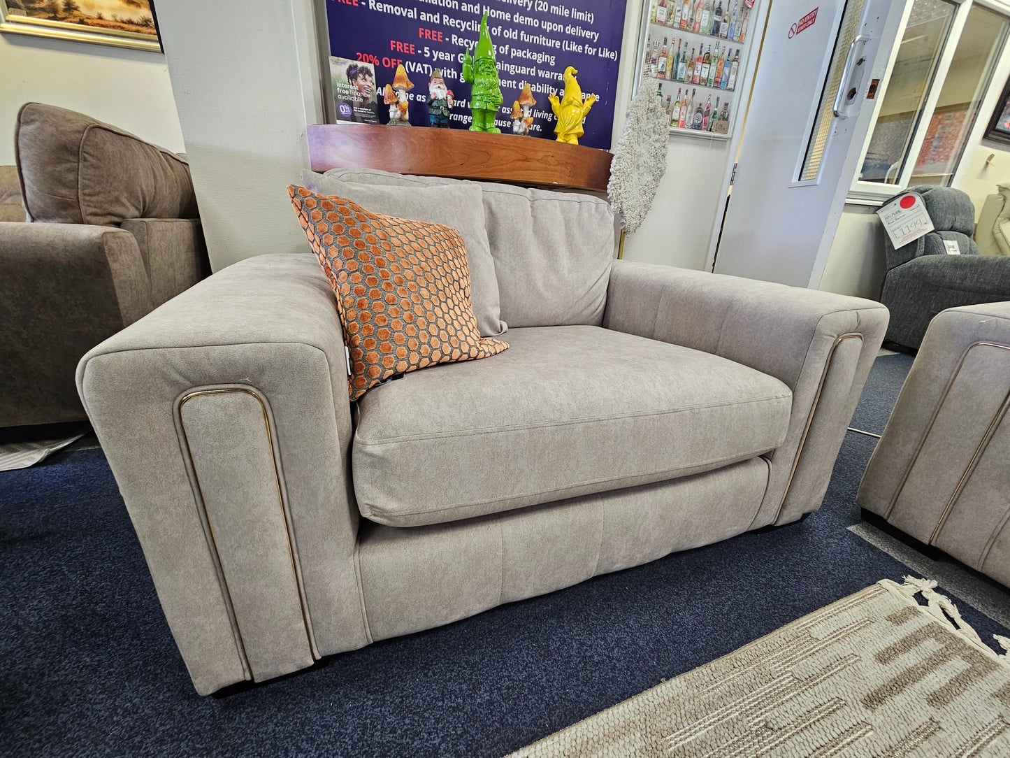 Glamour 4 Seater Split + Chair Set